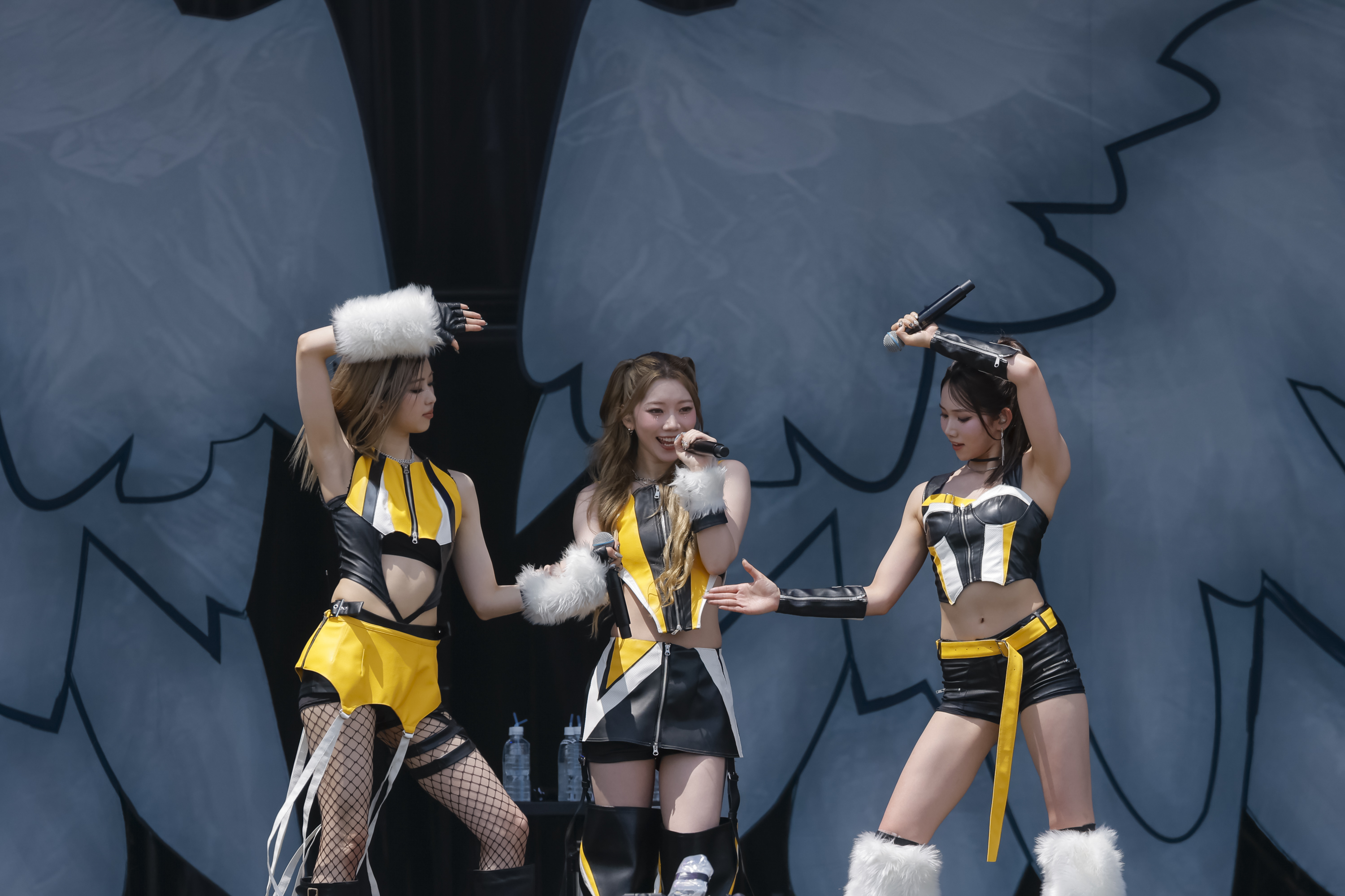 【SetList + Live Photos】IS:SUE