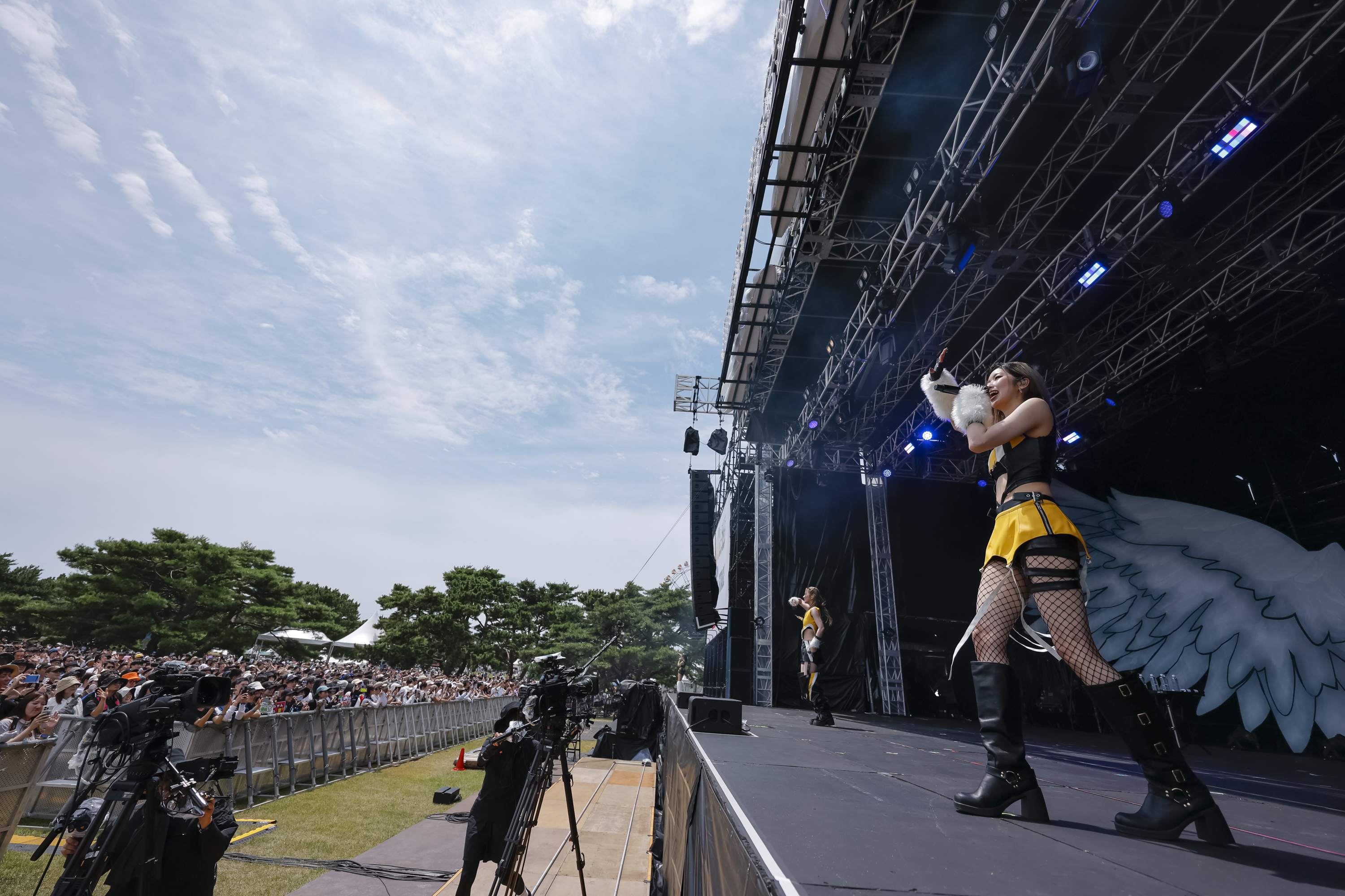 【SetList + Live Photos】IS:SUE